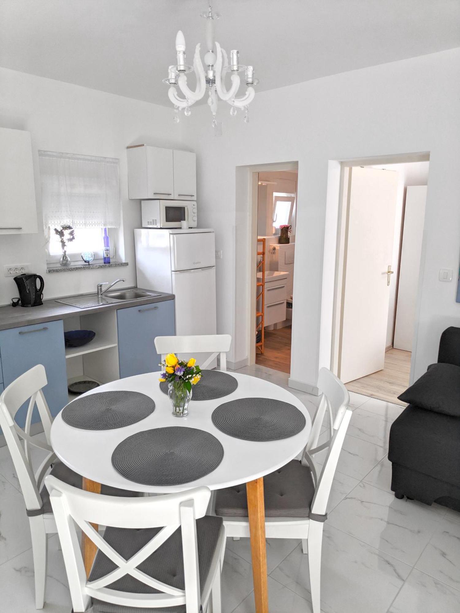 Apartmani Stellar Malinska Buitenkant foto